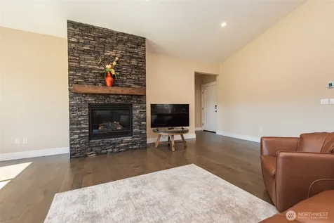 390 Broadmoor Street Sequim WA 98382