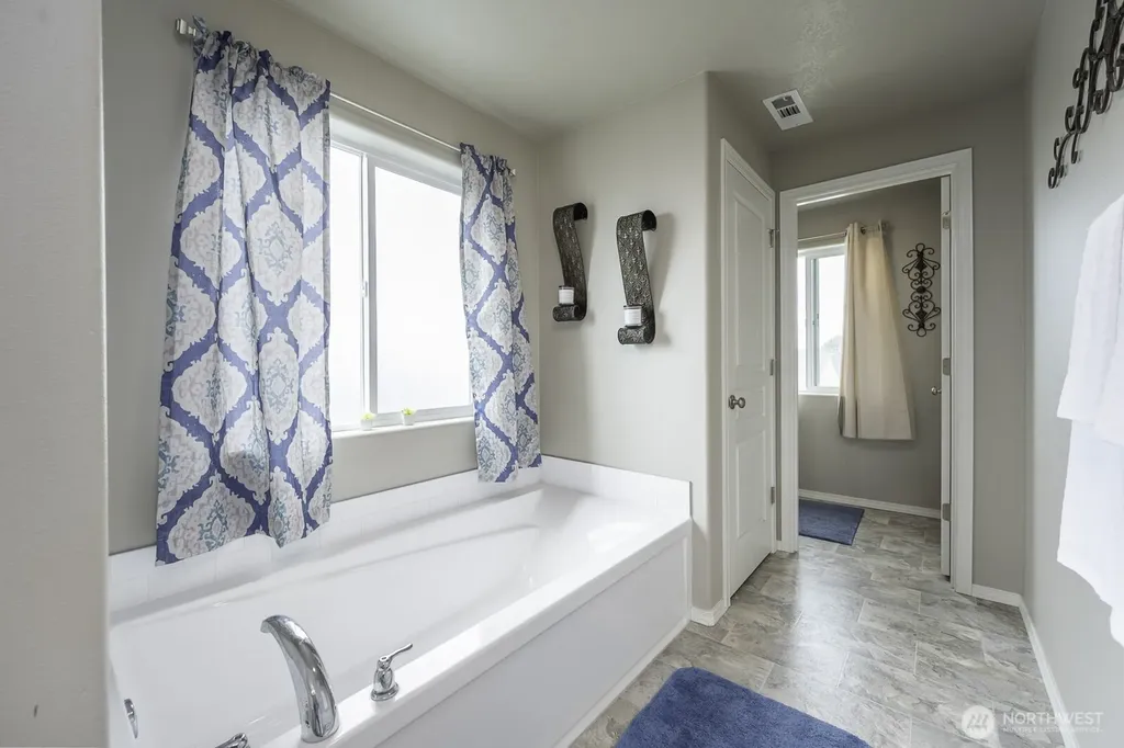 1361 E Nen Drive Moses Lake WA 98837
