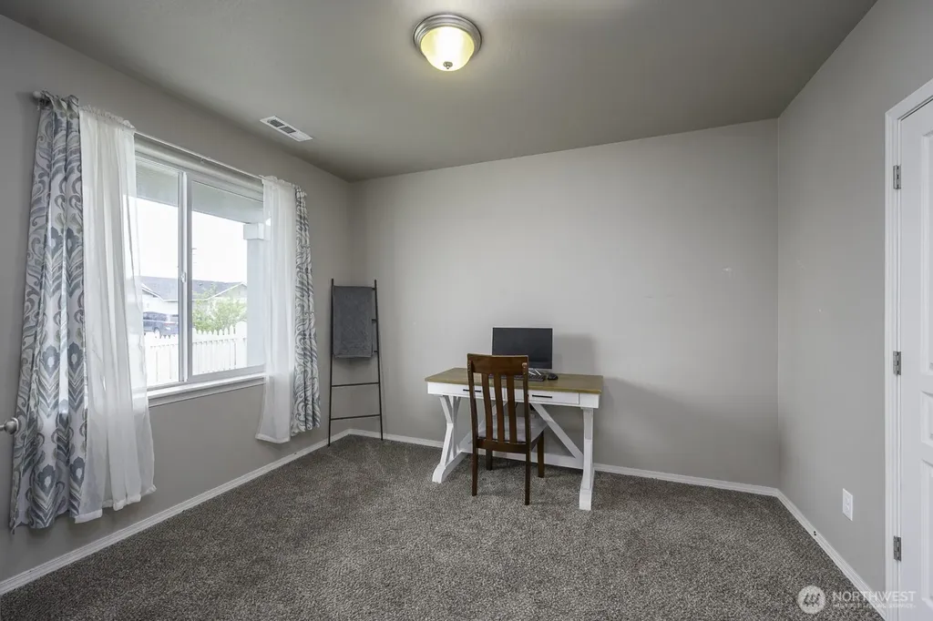 1361 E Nen Drive Moses Lake WA 98837