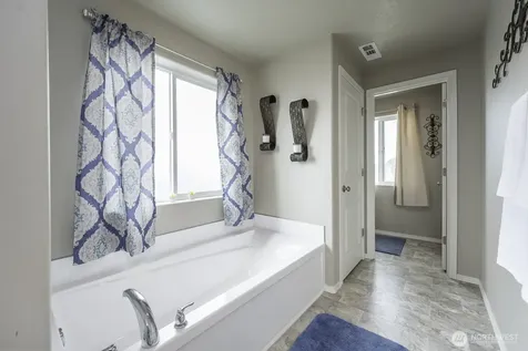 1361 E Nen Drive Moses Lake WA 98837