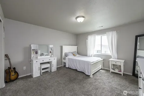 1361 E Nen Drive Moses Lake WA 98837