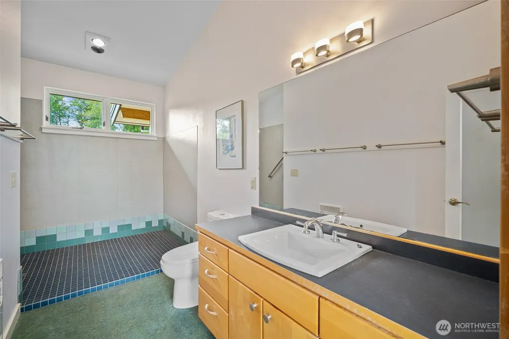 4860 Mission Road Bellingham WA 98226