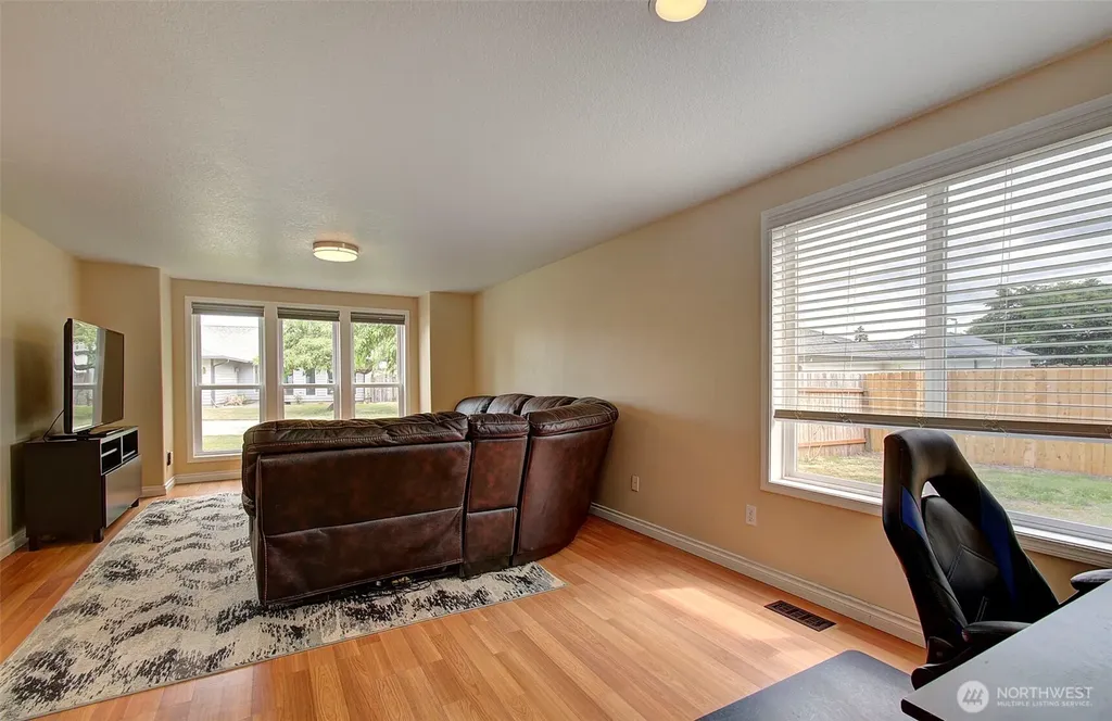 10403 NW 15th Avenue Vancouver WA 98685