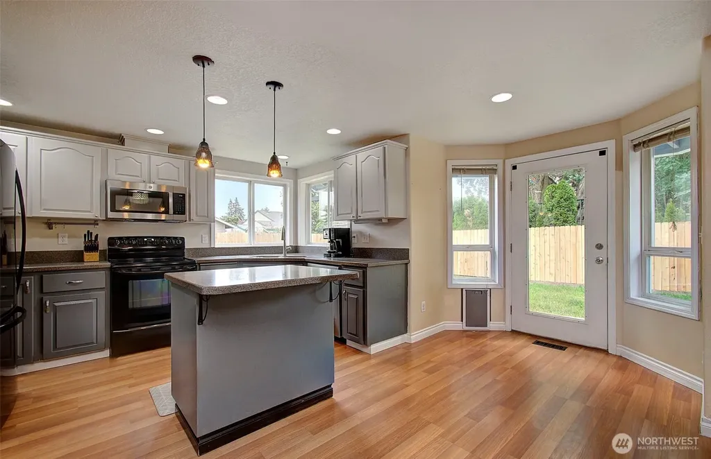 10403 NW 15th Avenue Vancouver WA 98685