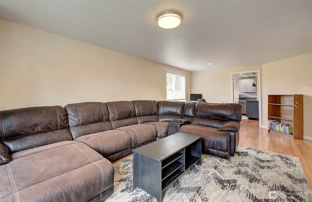 10403 NW 15th Avenue Vancouver WA 98685