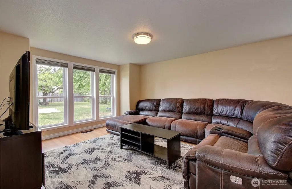 10403 NW 15th Avenue Vancouver WA 98685