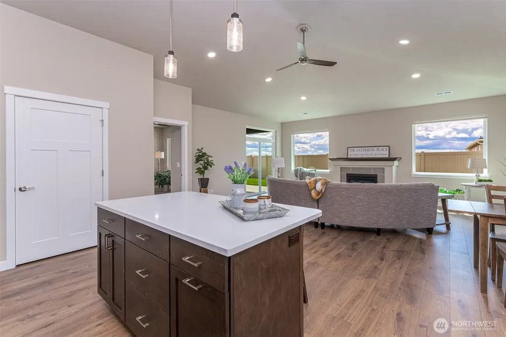 816 N M Loop Drive SW Quincy WA 98848