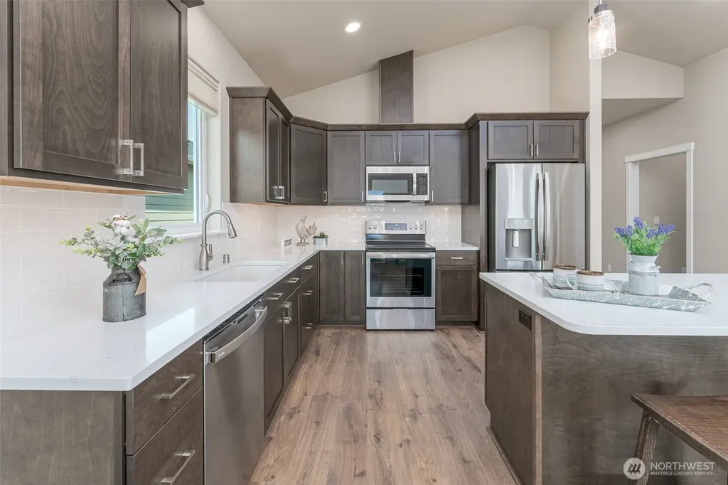 816 N M Loop Drive SW Quincy WA 98848