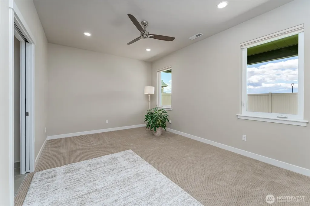 816 N M Loop Drive SW Quincy WA 98848