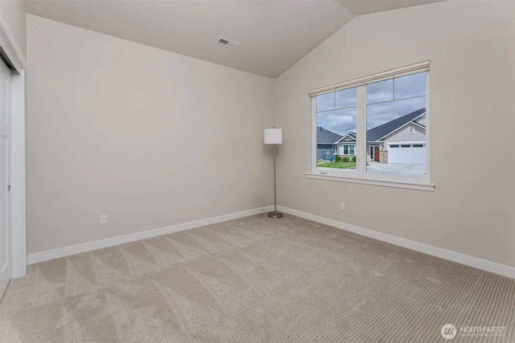 816 N M Loop Drive SW Quincy WA 98848