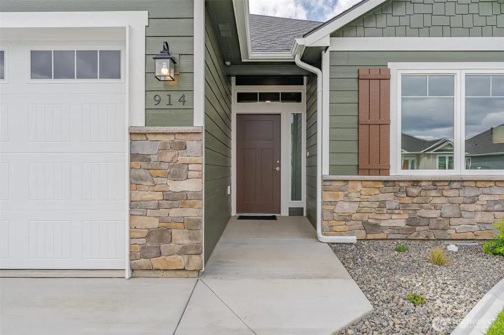 816 N M Loop Drive SW Quincy WA 98848