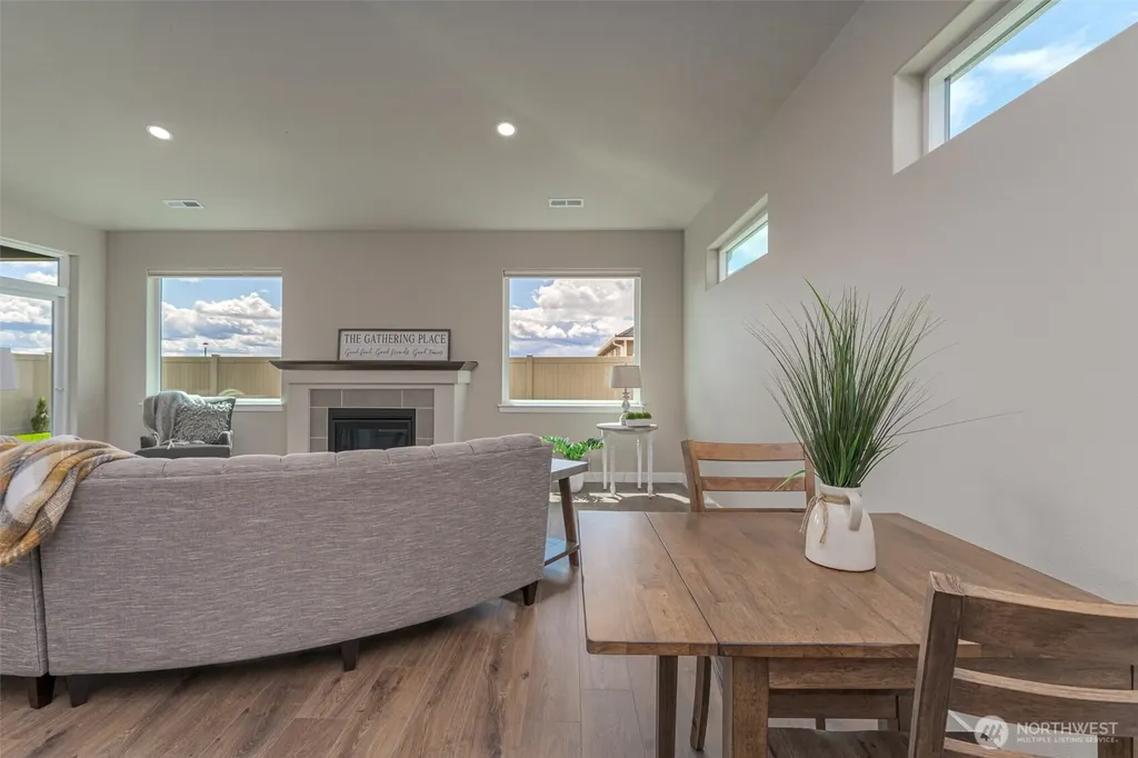 816 N M Loop Drive SW Quincy WA 98848