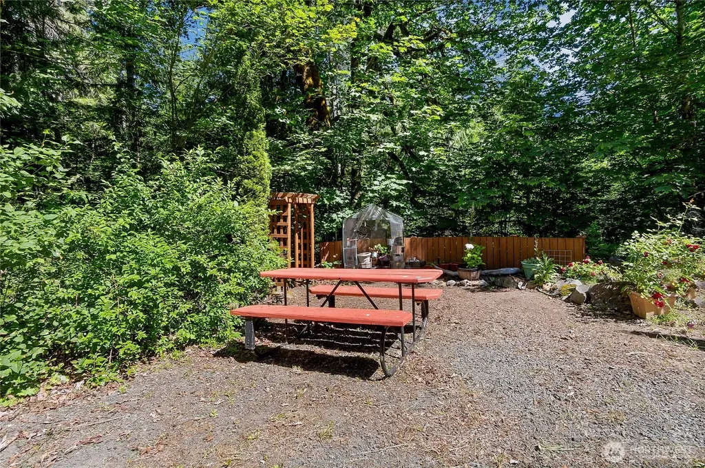 600 N Beacon Point Loop N Lilliwaup WA 98555