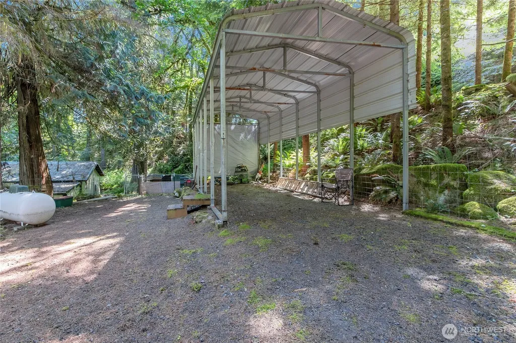 600 N Beacon Point Loop N Lilliwaup WA 98555