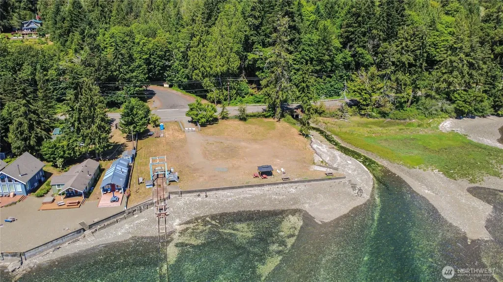 600 N Beacon Point Loop N Lilliwaup WA 98555