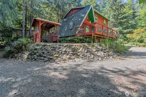 600 N Beacon Point Loop N Lilliwaup WA 98555