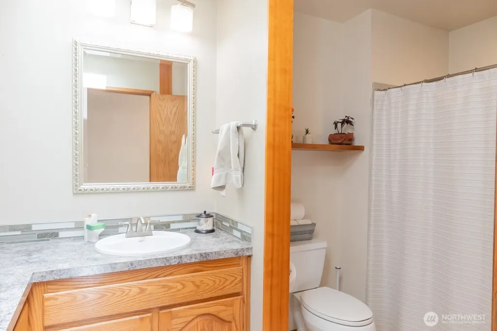492 Walkabout Way Port Angeles WA 98363