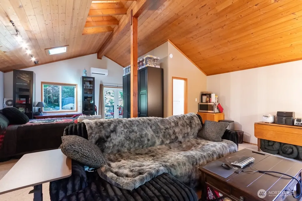 492 Walkabout Way Port Angeles WA 98363