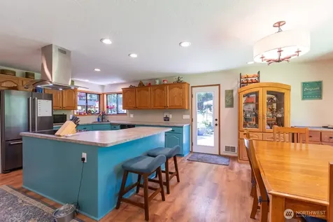492 Walkabout Way Port Angeles WA 98363