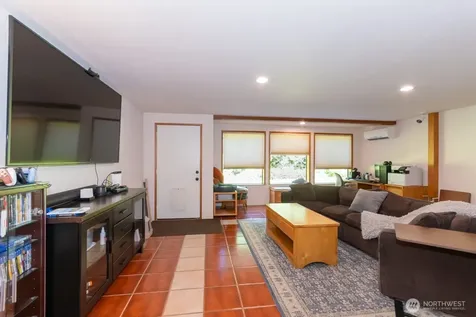 492 Walkabout Way Port Angeles WA 98363