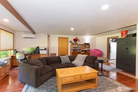492 Walkabout Way Port Angeles WA 98363