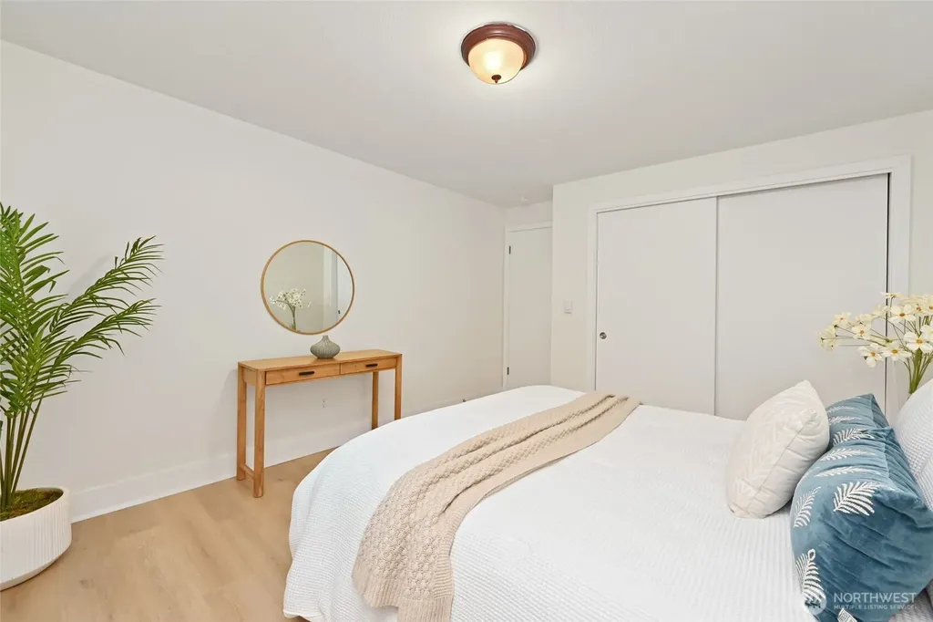 4219 Whitman Avenue N Seattle WA 98103