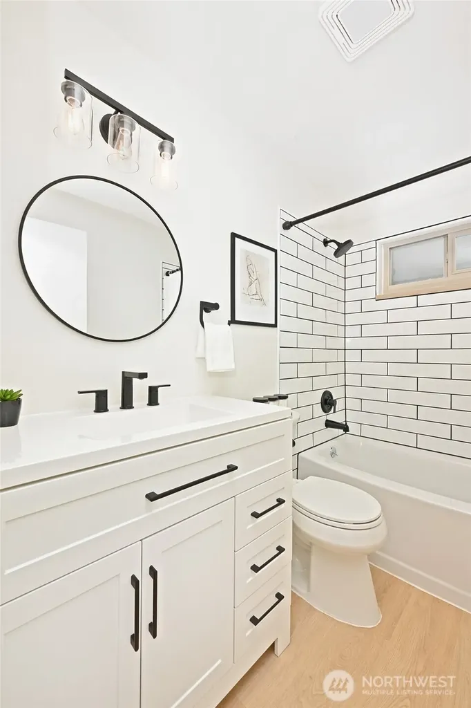 4219 Whitman Avenue N Seattle WA 98103
