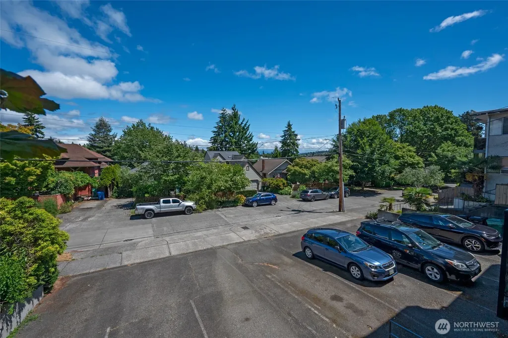 4219 Whitman Avenue N Seattle WA 98103