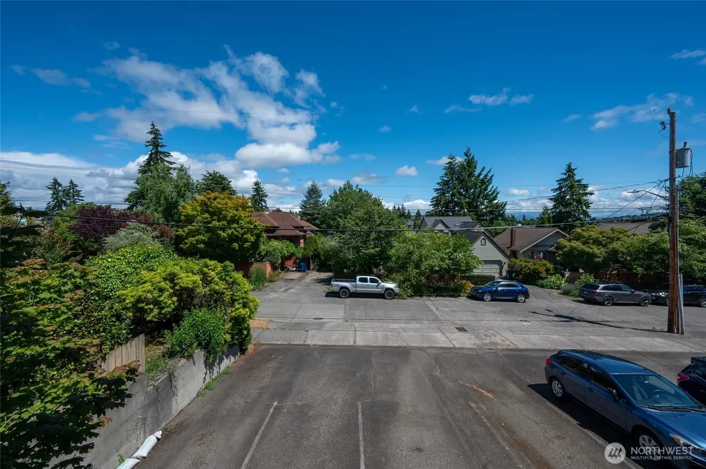 4219 Whitman Avenue N Seattle WA 98103