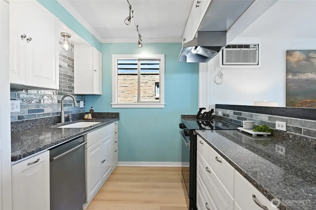 4219 Whitman Avenue N Seattle WA 98103