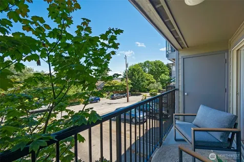 4219 Whitman Avenue N Seattle WA 98103