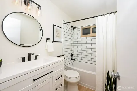 4219 Whitman Avenue N Seattle WA 98103