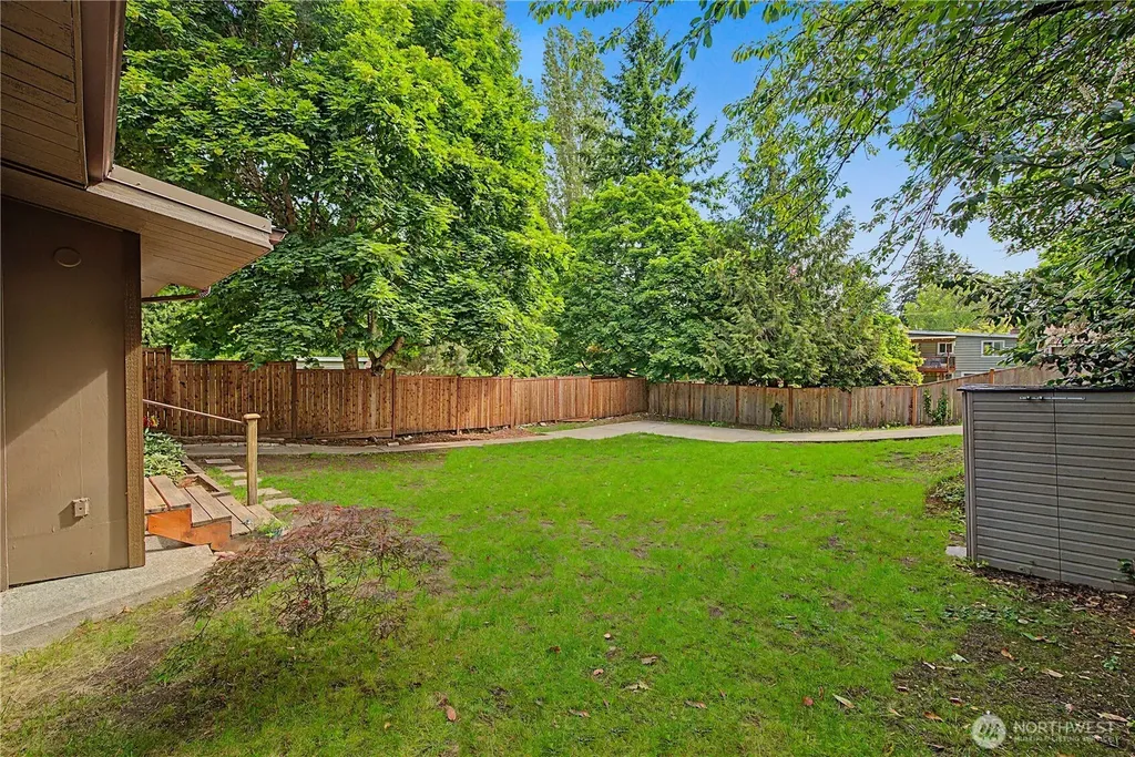 15504 11th Avenue NE Shoreline WA 98155