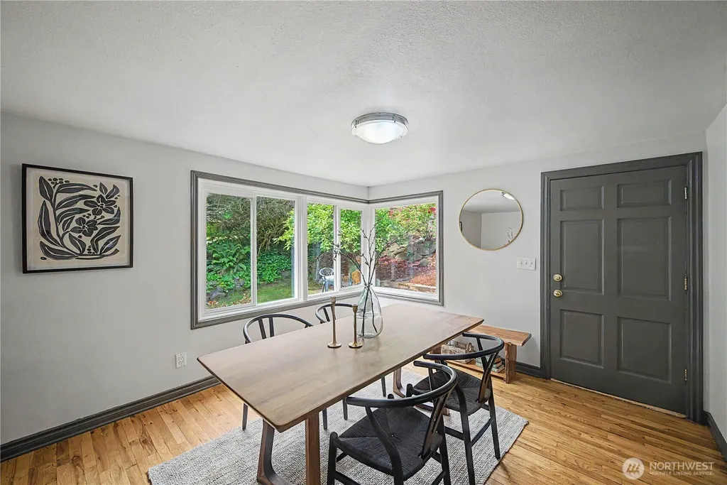 15504 11th Avenue NE Shoreline WA 98155