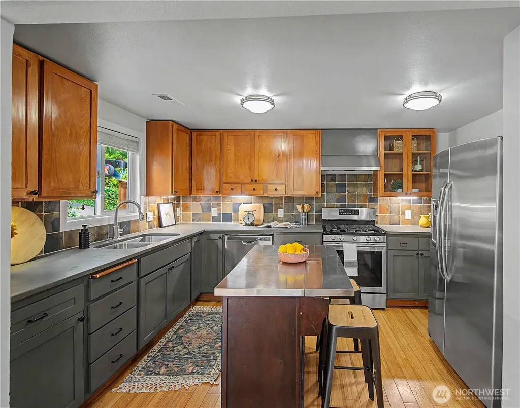 15504 11th Avenue NE Shoreline WA 98155