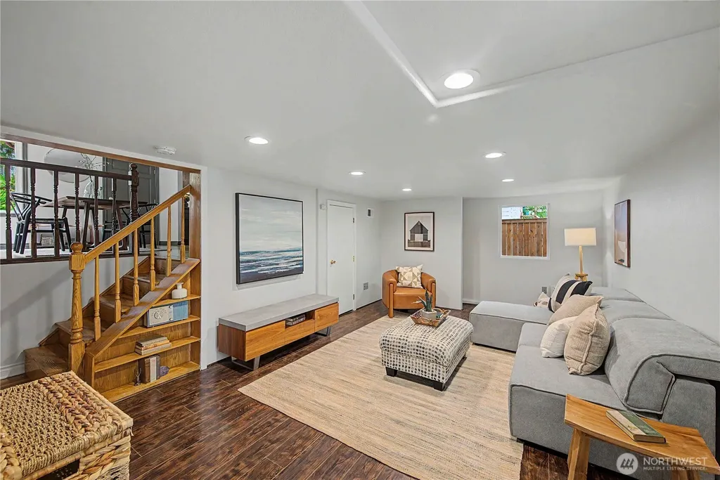 15504 11th Avenue NE Shoreline WA 98155