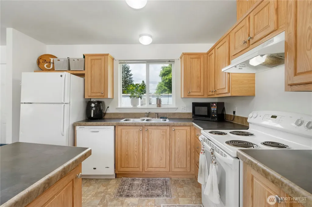611 Cedar Avenue Port Hadlock WA 98339