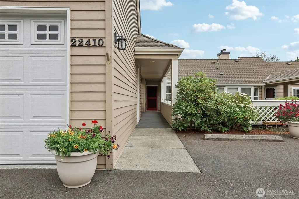 22410 SE 42nd Terrace Issaquah WA 98029