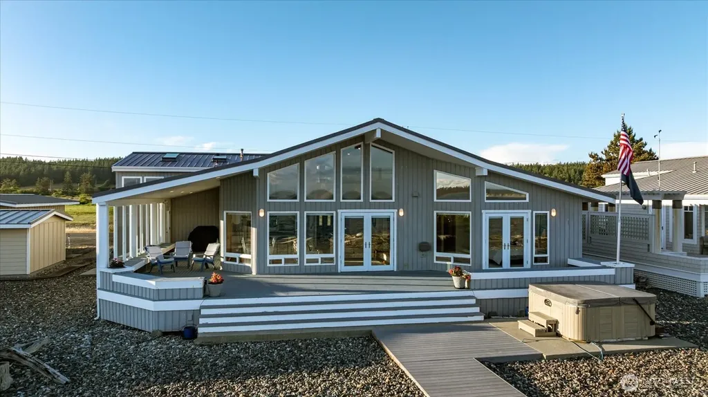 333 Keystone Avenue Coupeville WA 98239