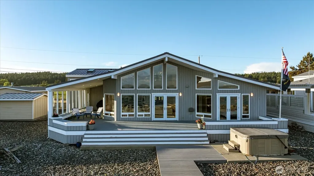 333 Keystone Avenue Coupeville WA 98239
