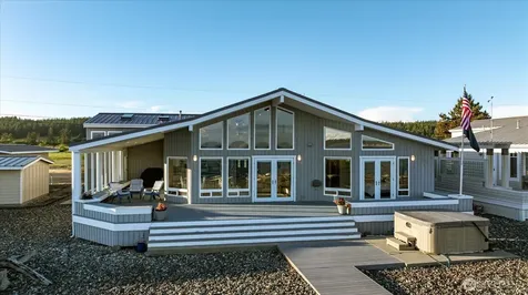333 Keystone Avenue Coupeville WA 98239