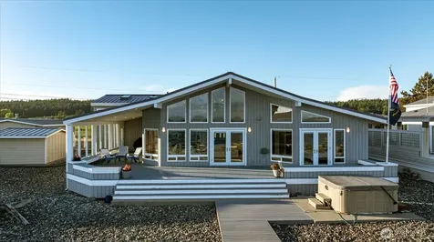 333 Keystone Avenue Coupeville WA 98239