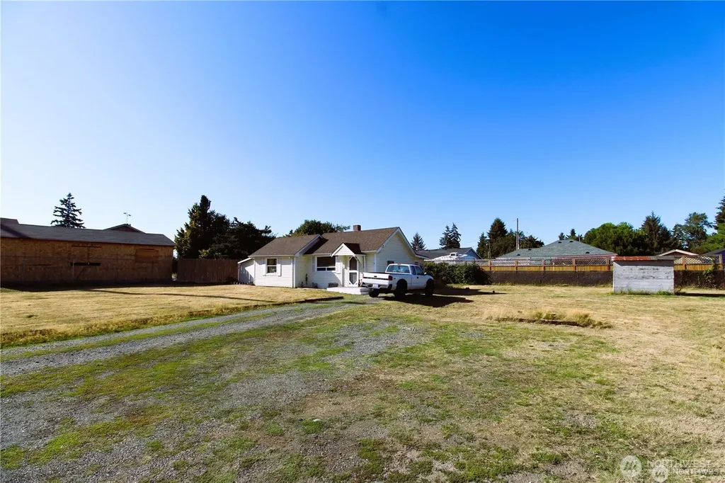 1219 E 72nd Tacoma WA 98404