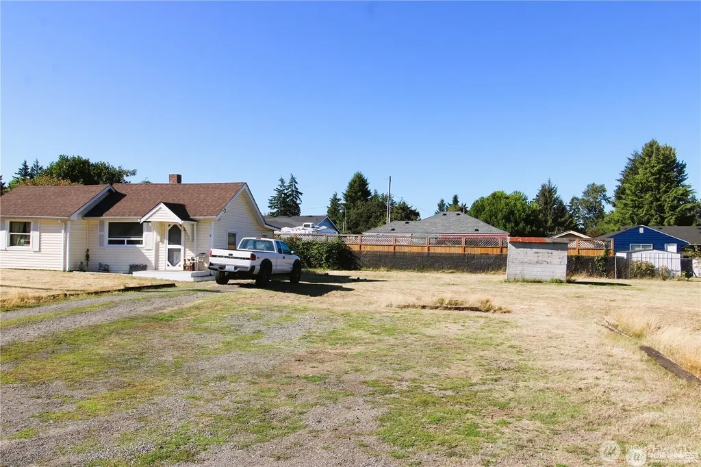 1219 E 72nd Tacoma WA 98404