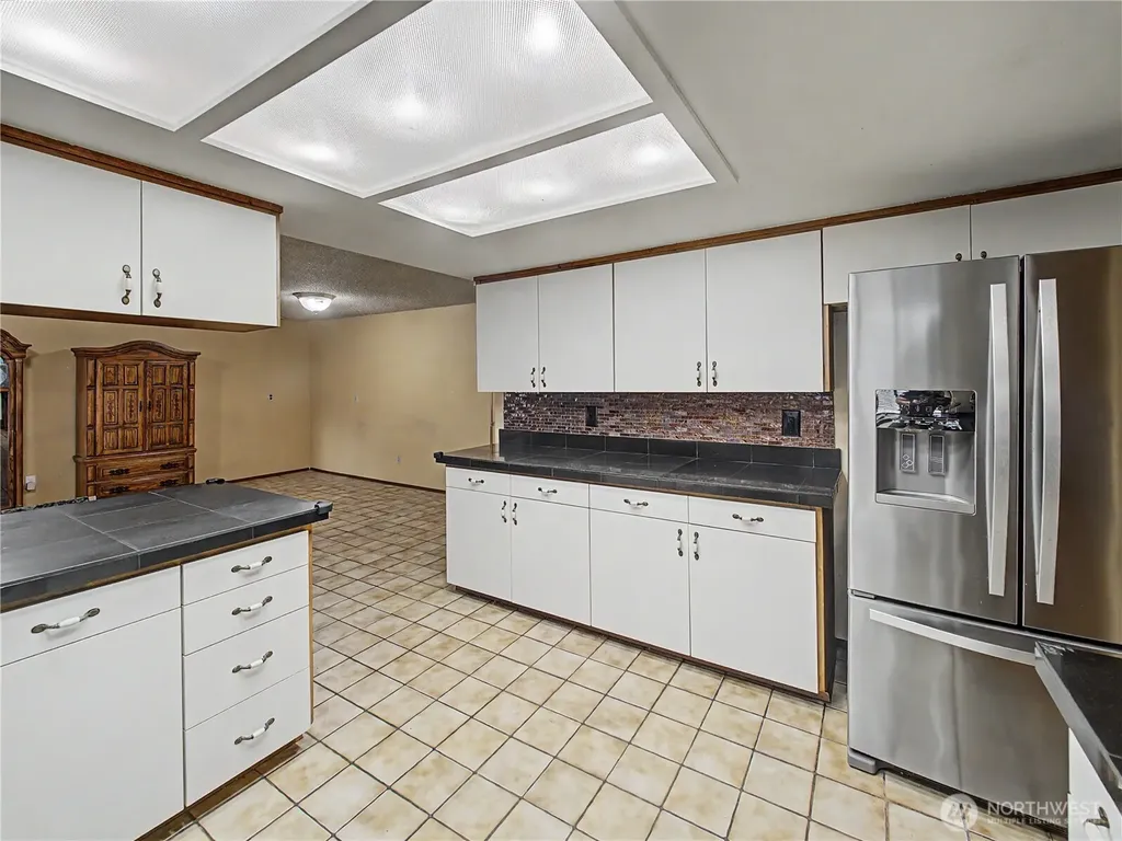 21327 SE 252nd Place Maple Valley WA 98038