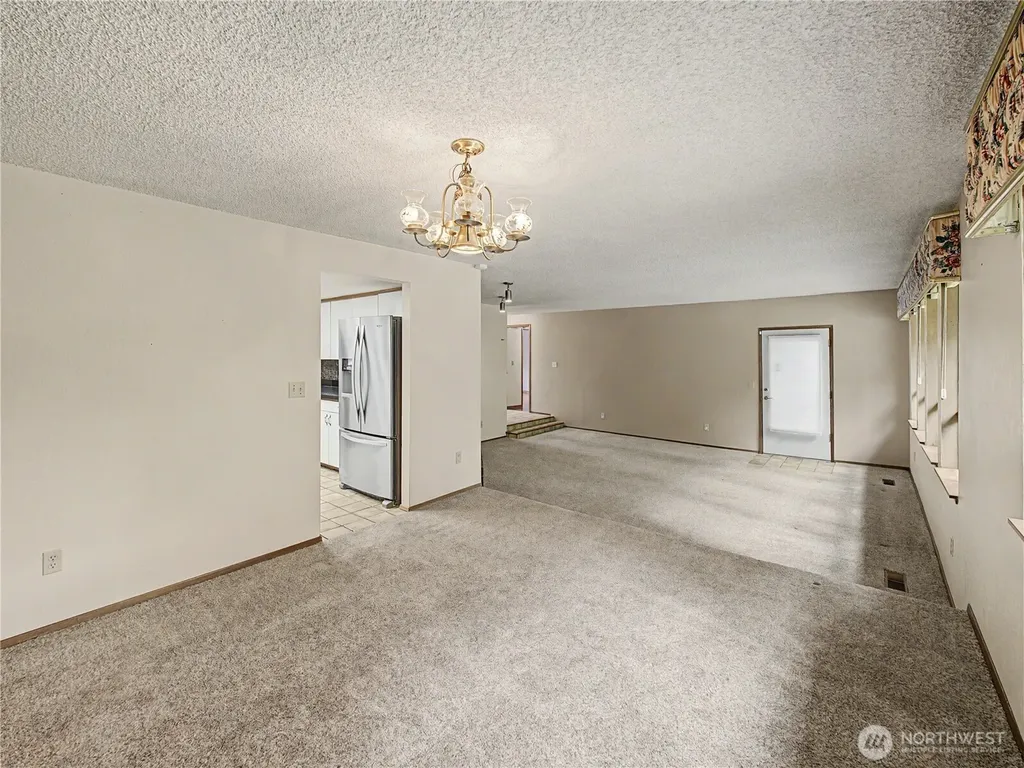 21327 SE 252nd Place Maple Valley WA 98038