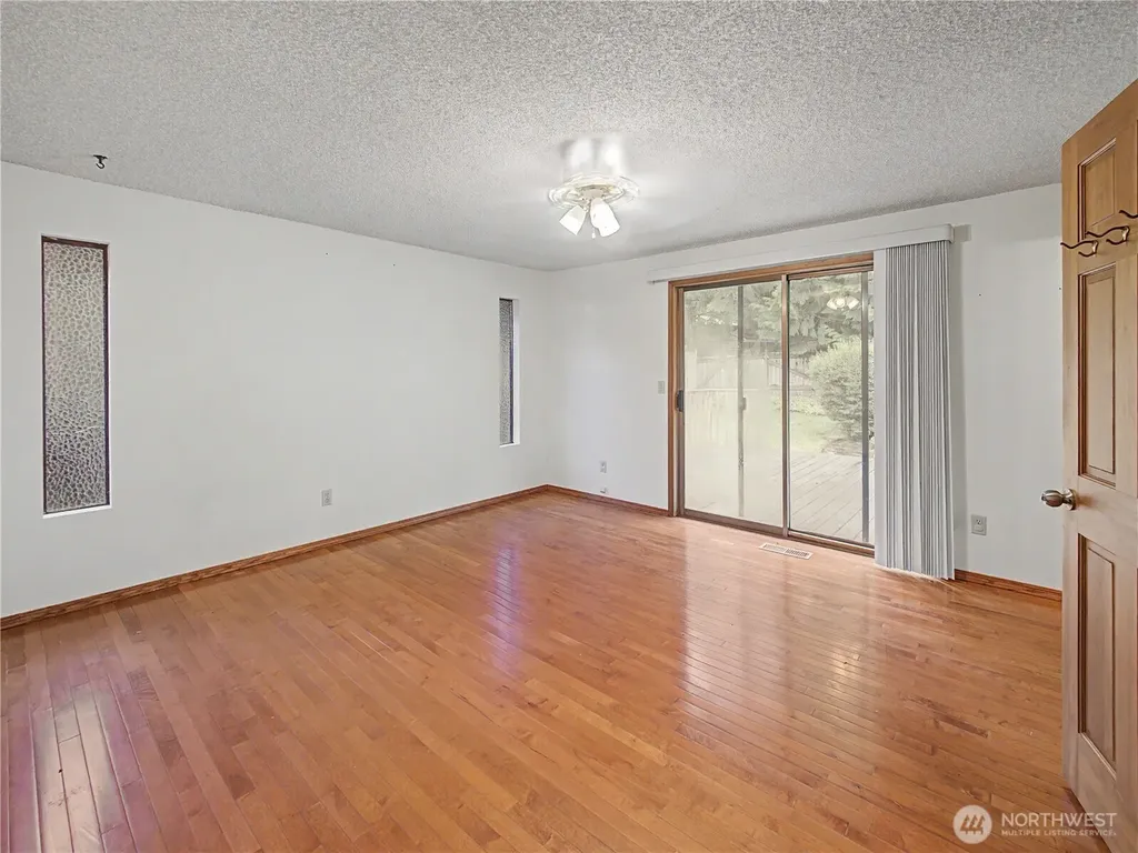 21327 SE 252nd Place Maple Valley WA 98038