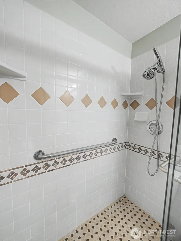 21327 SE 252nd Place Maple Valley WA 98038