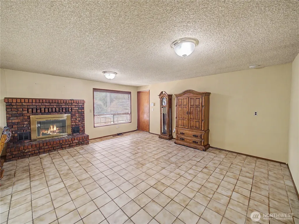 21327 SE 252nd Place Maple Valley WA 98038