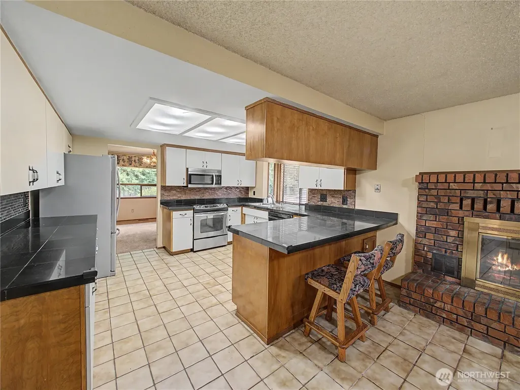21327 SE 252nd Place Maple Valley WA 98038